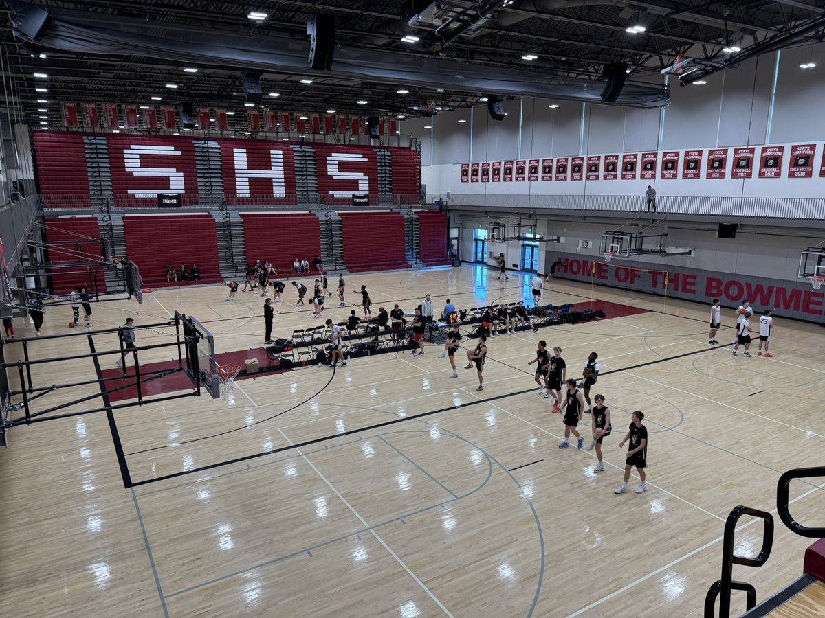 The craziness of June has tipped off! 15 tournaments, 3 team camps, over 400 programs participating! Good thing we love hoops!