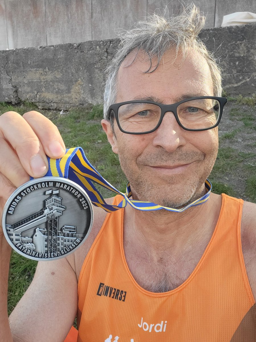 jordisolerf's tweet photo. Doncs ja tindríem la 36a penjada al coll. Ha sigut més treballada del que em pensava, el meu genoll esquerra avui no tenia un bon dia. Així i tot, una Marató Olímpica més al coll. #@corredors #runisfun #cosesmeves https://t.co/v7CkcUVEtk