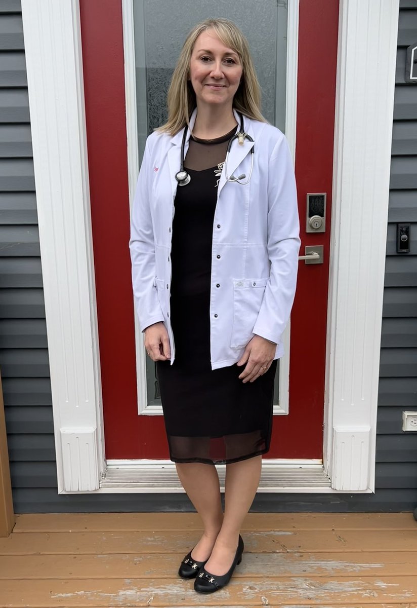 crystalnorthcot's tweet photo. 🎓 Officially graduated! 🎉

Say hello to one of the newest Nurse Practitioner graduates in NL — proud to be part of the MUN NP Class of 2025! 💙 #NPGrad #ClassOf2025 #MUN https://t.co/qVKj9tMiy7