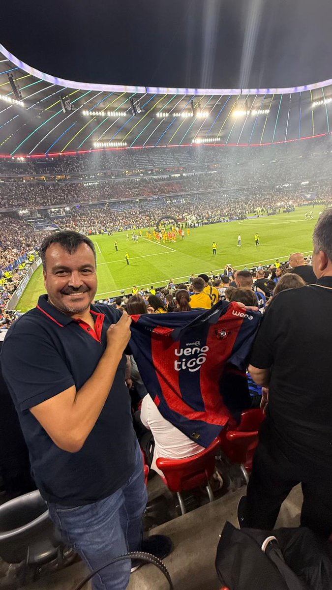 Presente en una de las fiestas deportivas más grandes del mundo. 

El primer título internacional para el PSG. 

Con trabajo y dedicación no tengo dudas que pronto nos tocará. 

Acompañado siempre con la segunda piel 🔵🔴