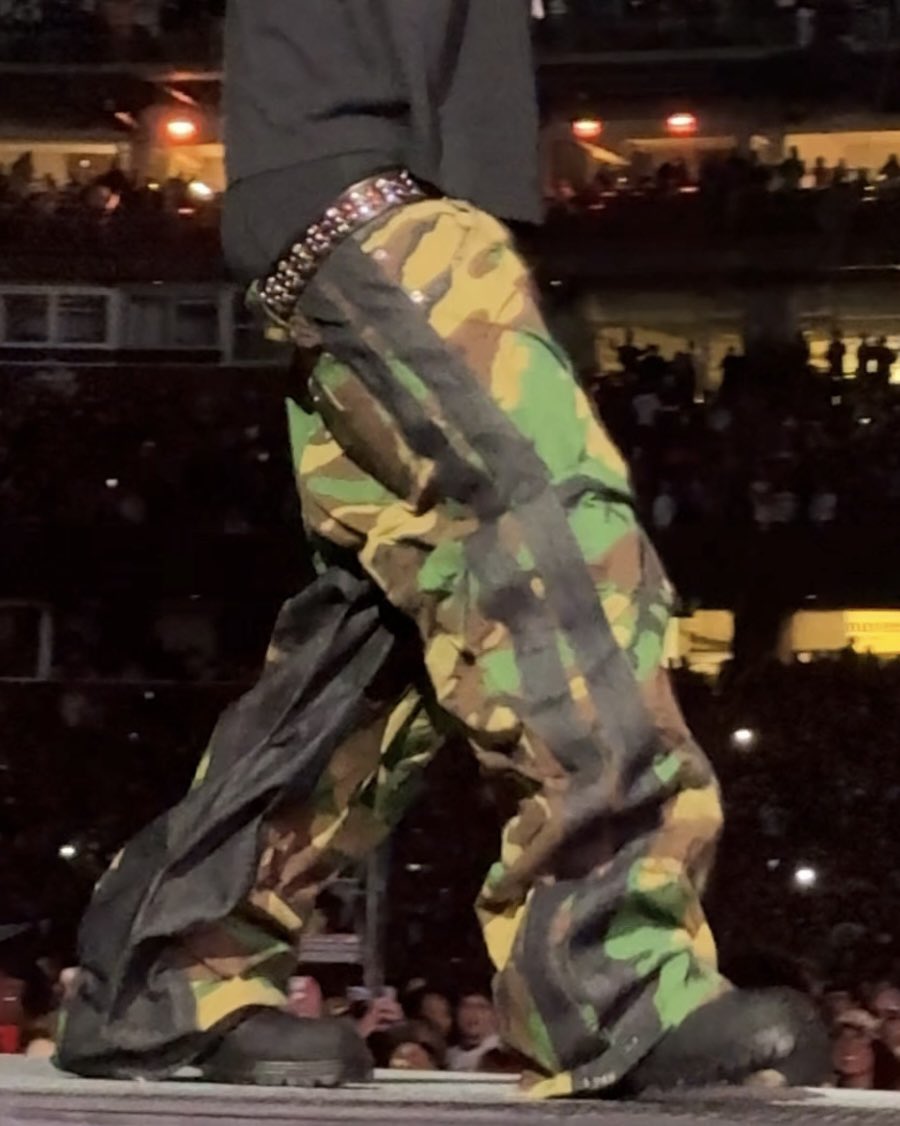 badson__'s tweet image. KENDRICK LAMAR IN ONE OF ONE CAMO CORE DENIM