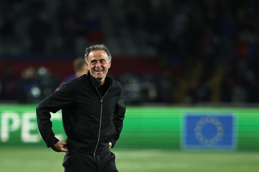 La vita l'ha messo davvero a dura prova. 
Bello che il calcio possa avergli restituito un po' di gioia, nel dolore permanente. 
Se la merita Luis Enrique. Contento per lui #PsgInter