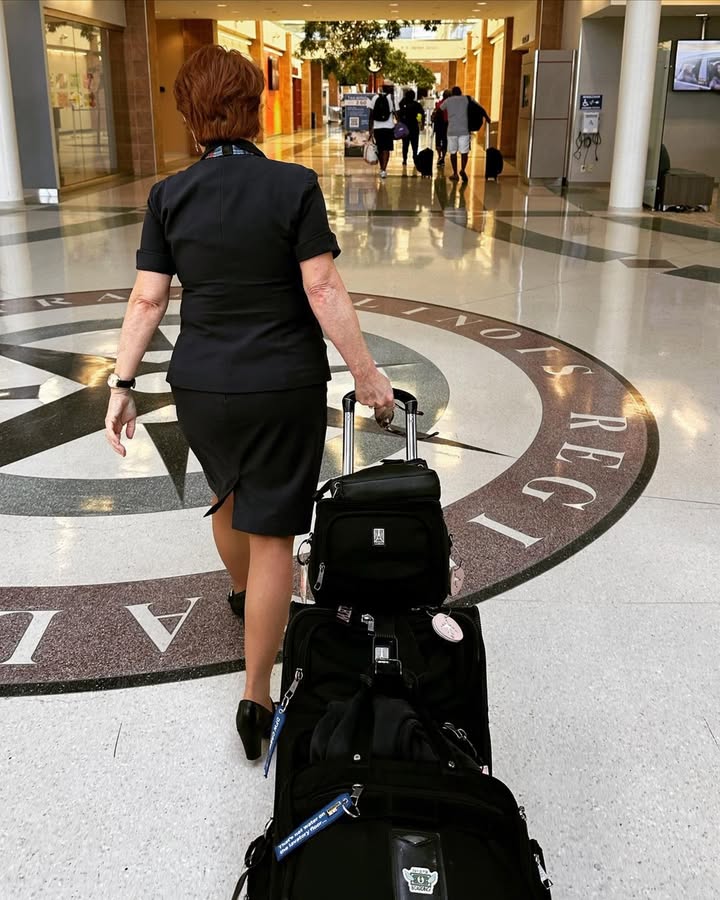 Happy International #FlightAttendantDay! ✈️ Thank you to the friendly faces who keep us safe and make sky-high travel feel like home. 💙 Got a feel-good flight attendant story? We’d love to hear it! #FlyCIRA

📷 elaineonaplane467