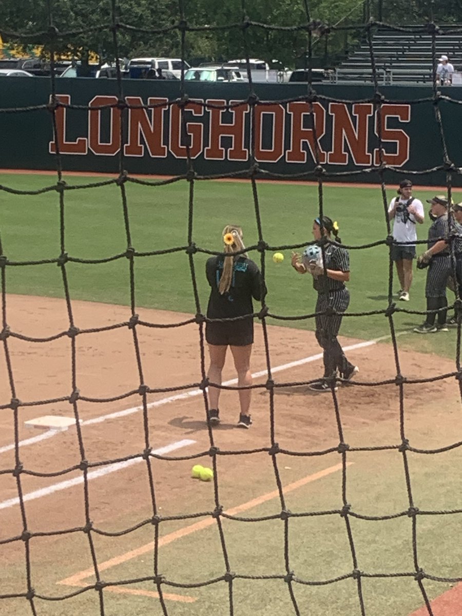 CoachLozo's tweet photo. Not the result her team was looking for but always super proud of this young lady and everything she is doing #StateFinalist #ImOld https://t.co/KRA43ZS8la