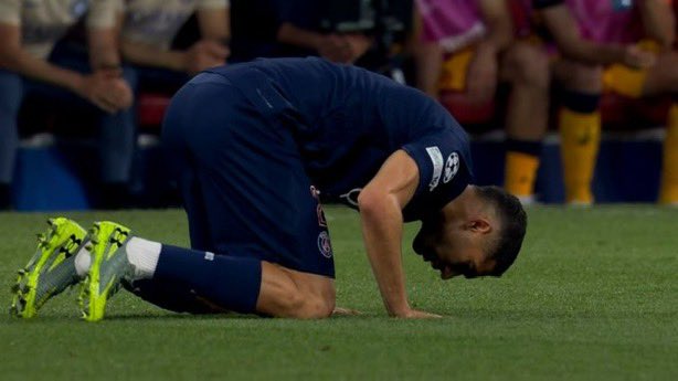 Les #fachos en PLS ce soir 🤭
Ben ouais, ça fait le ramadan, ça prie sur le terrain et ça ramène le plus beau trophée de football en France 😎
Chehhhhhhhhhh !
#PsgInter #PSGINT #PaieTonSeum