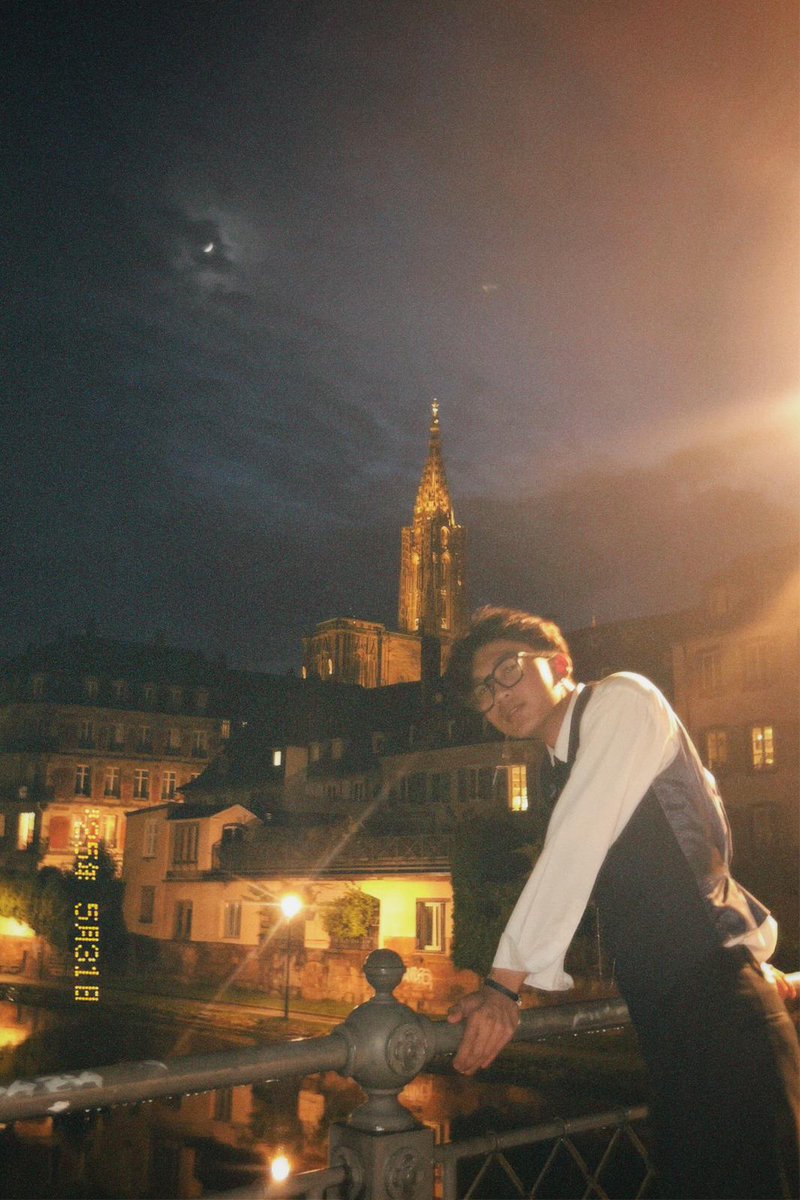 the fragrant flowers bloom with dignity tweet media