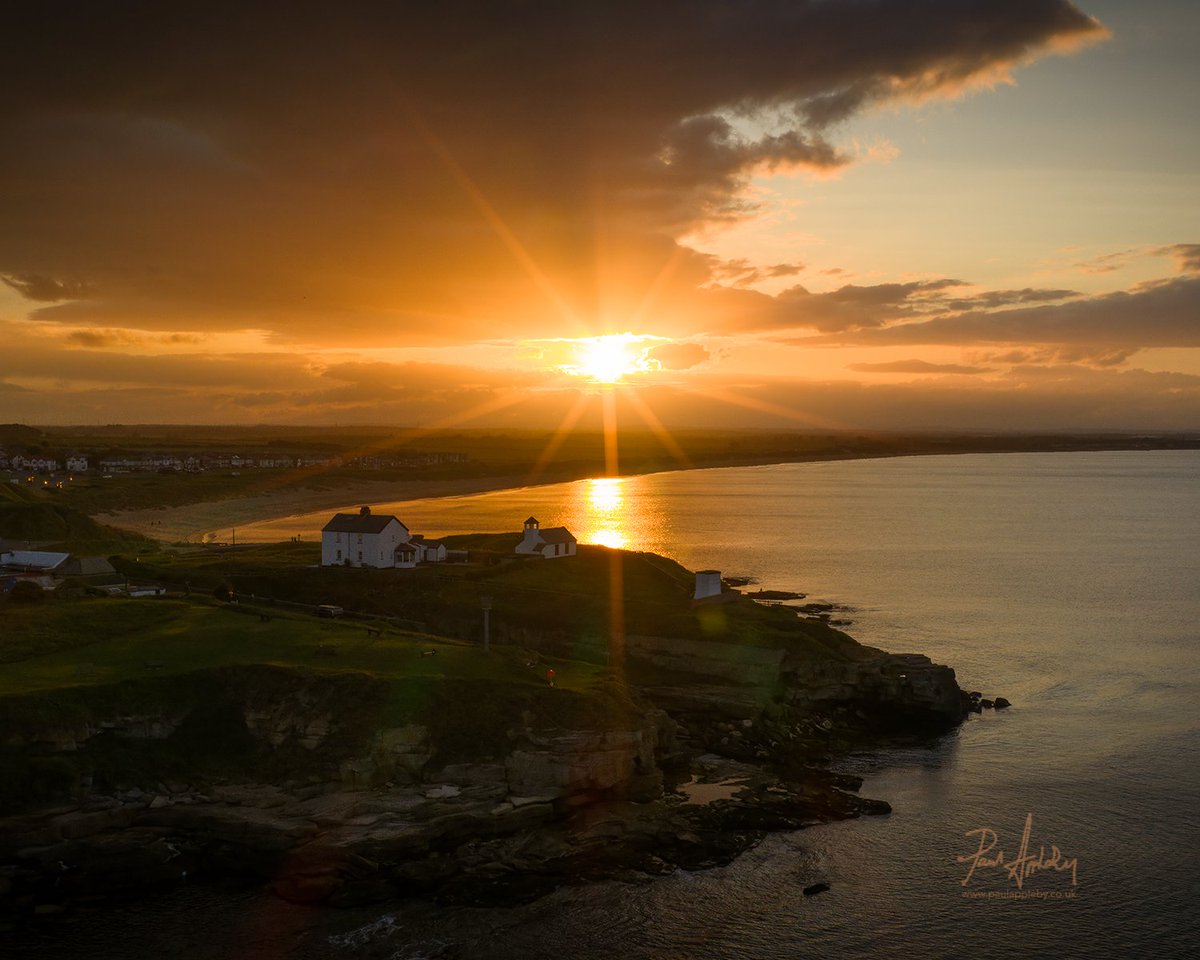PaulAppleby_01's tweet image. Tonight's sunset at Seaton Sluice, Northumberland.