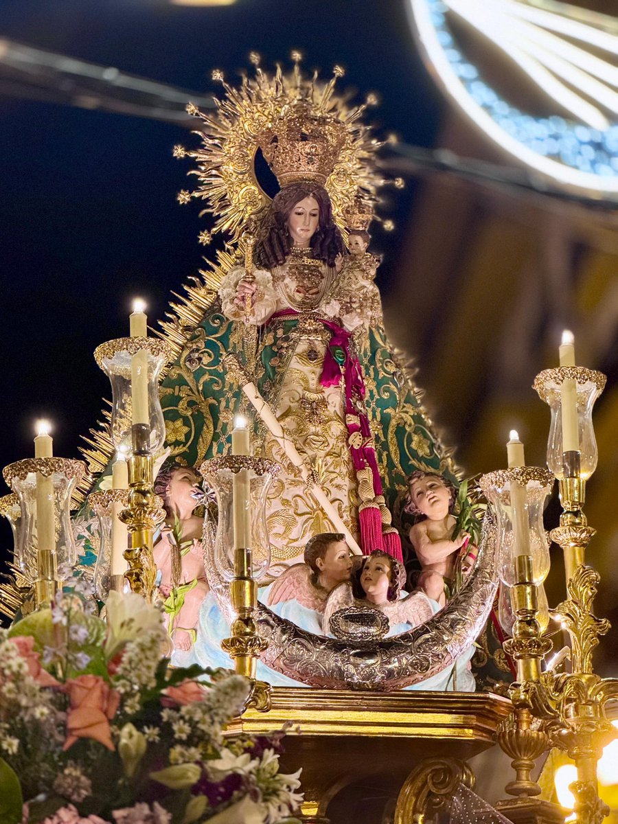 BM Cruz Roja (@bandacruzroja) on Twitter photo ❤️ La Madre de #PuenteGenil sigue regalando su sonrisa a todos sus vecinos.
Han sonado:
🎶 Viva la Asunción Gloriosa (<a href="/CristobalLG/">Cristóbal López Gándara</a>)
🎶 Virgen de la Paz
🎶 Madre de los Gitanos Coronada
#SuenaCruzRoja ❤️ La Madre de #PuenteGenil sigue regalando su sonrisa a todos sus vecinos.
Han sonado:
🎶 Viva la Asunción Gloriosa (<a href="/CristobalLG/">Cristóbal López Gándara</a>)
🎶 Virgen de la Paz
🎶 Madre de los Gitanos Coronada
#SuenaCruzRoja