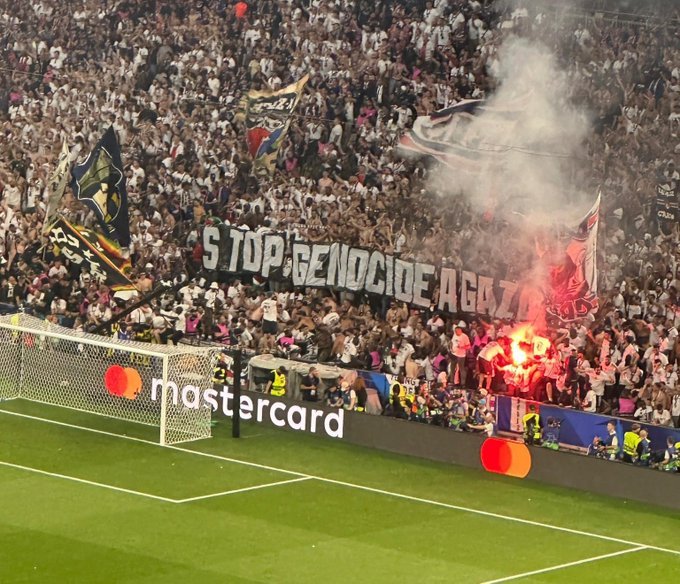 PioStracotto's tweet image. Da tifo juventino ringrazio il #PSG x il #triplete dell'inter , cmq il PSG ed isupi tifosi han vinto prima di entrare in campo 👏👏👏👏👏#ChampionsLeagueFinal