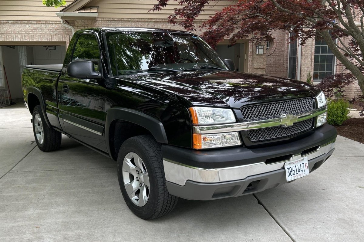 2004 Chevrolet Silverado 1500 LS Ext. Cab Bed 2WD, image size:1200x800
