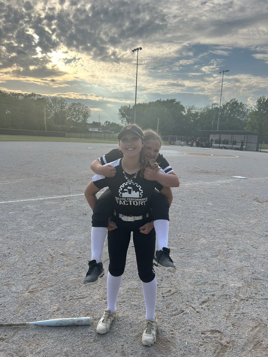 Alexis Coons (@alexiscoons22) on Twitter photo Took the field with my little sister <a href="/brookiecoons22/">Brooklyn Coons</a> in our Sparta Dome league. She killed It playing 14u as a 5th grader and was completely fearless. I loved sharing the field with her and being her teammate. 🫶🏻 It was a really cool night for us. <a href="/ExtraInningSB/">EXTRA INNING SOFTBALL</a> <a href="/katielively_/">Katie Lively</a> Took the field with my little sister <a href="/brookiecoons22/">Brooklyn Coons</a> in our Sparta Dome league. She killed It playing 14u as a 5th grader and was completely fearless. I loved sharing the field with her and being her teammate. 🫶🏻 It was a really cool night for us. <a href="/ExtraInningSB/">EXTRA INNING SOFTBALL</a> <a href="/katielively_/">Katie Lively</a>