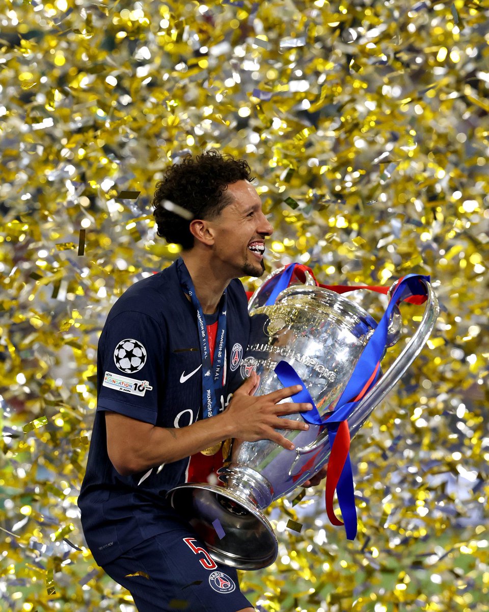 🇧🇷 THIAGO SILVA
🇺🇾 CAVANI
🇮🇹 VERRATTI
🇮🇹 MOTTA
🇧🇷 LUCAS MOURA
🇸🇪 IBRAHIMOVIC
🇧🇷 NEYMAR
(…)

Et tant d’autres, tellement, l’auraient mérité cette Ligue des Champions. ⭐️❤️💙

Toutes ces légendes vivent à travers Marquinhos ❤️