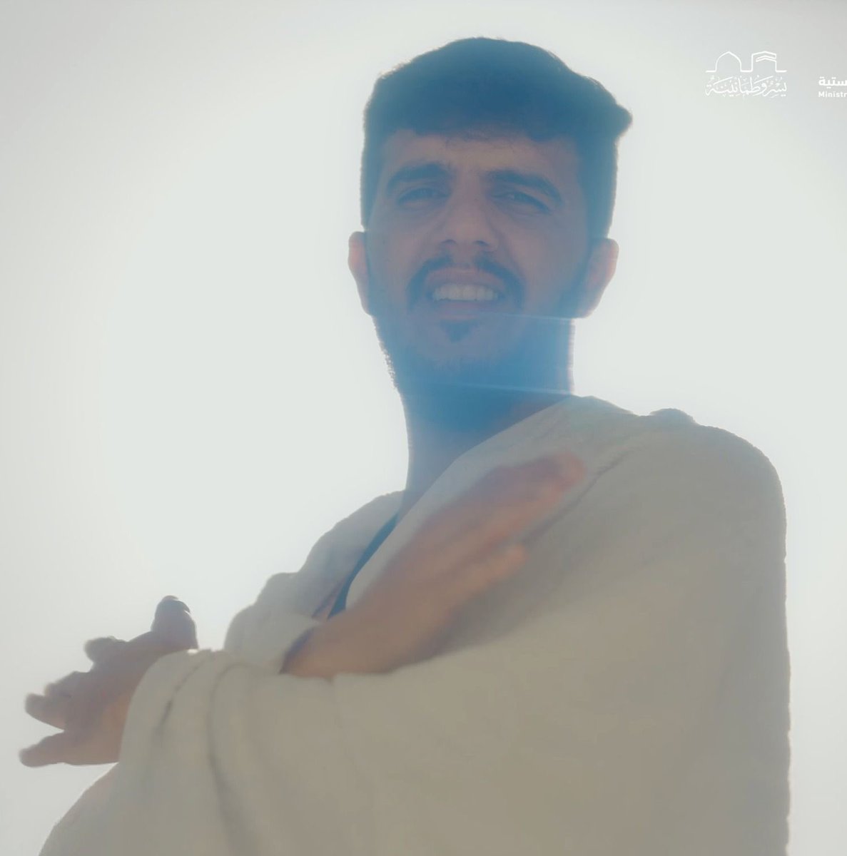صورة تم التقاطها في مطار الملك عبدالعزيز بجدة، تحكي شعور وتختزل امتنان عميق لحاج سوري🕋
