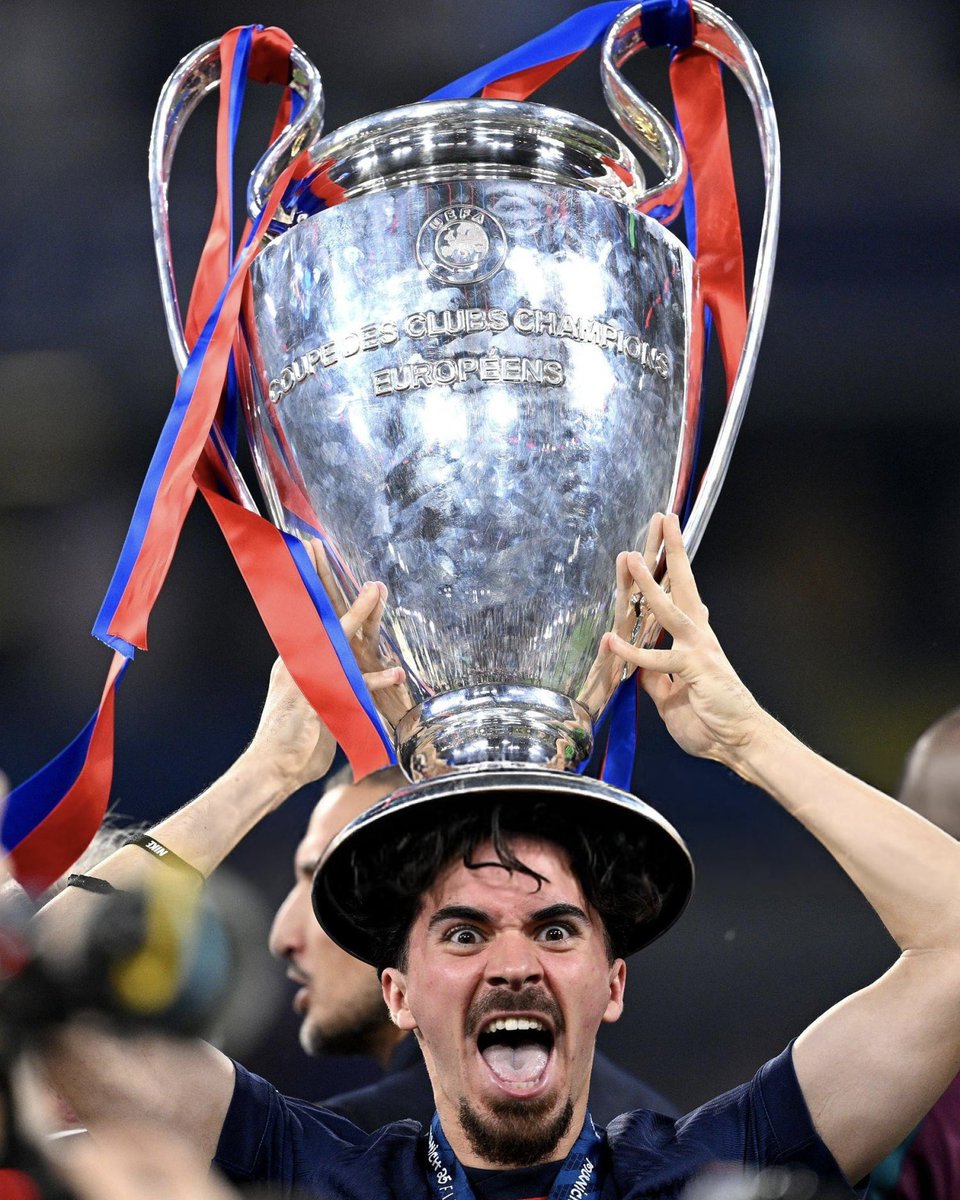 CabineSport's tweet photo. 😍🎩 https://t.co/KWXOWgLCcu