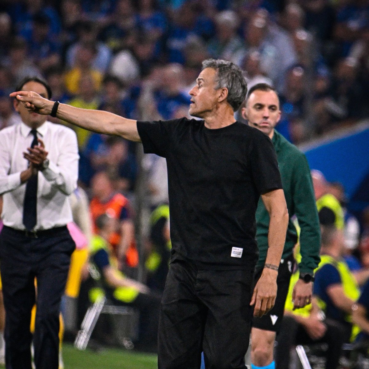 🏆 Enhorabuena a <a href="/LUISENRIQUE21/">LUISENRIQUE</a>, exseleccionador nacional de la <a href="/SEFutbol/">Selección Española Masculina de Fútbol</a>, por la consecución de la <a href="/ChampionsLeague/">UEFA Champions League</a>.

👏 También a todos nuestros internacionales que esta campaña han conquistado títulos continentales.

#UCL | #UWCL | #UEL | #UECL