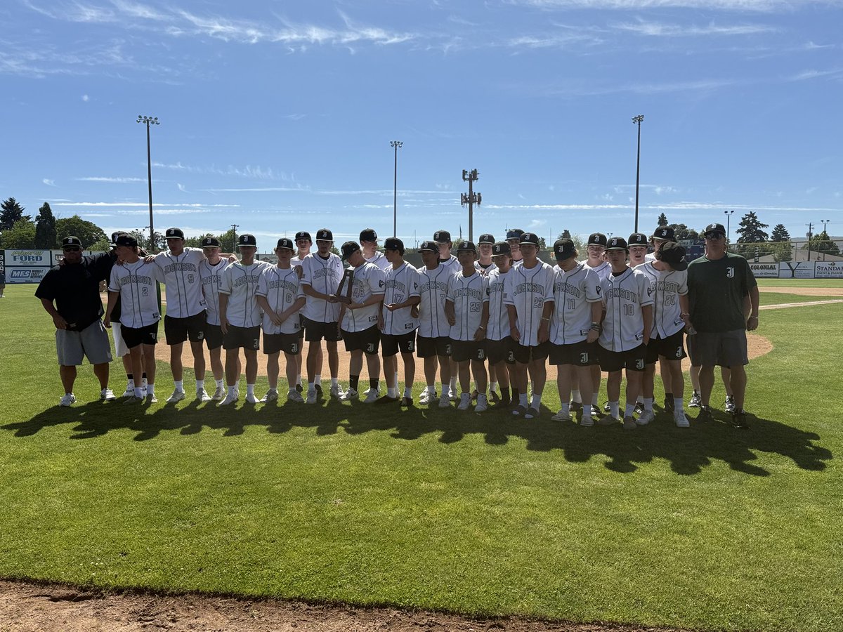 My heart hurts for our boys who didn’t get to play their final game. But couldn’t be prouder of the grit &amp; camaraderie this team showed, not just this weekend, but all season. What a special year; 3rd in State!!! - thanks to the Seniors, players, coaches, &amp; parents 💚🖤🐺⚾️ 🏆