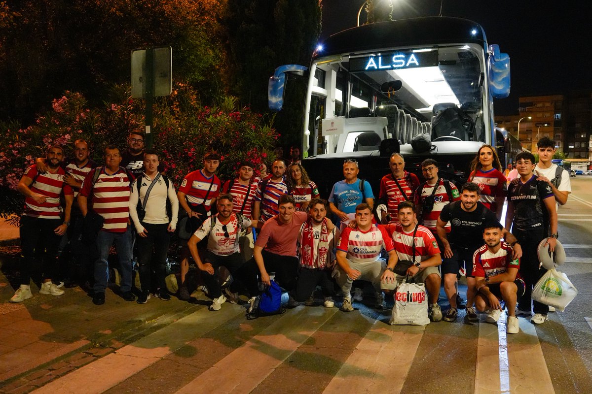 GranadaCF's tweet photo. 🚌 ¡Ya salen los nuestros hacia Santander!

Casi 500 granadinistas nos acompañarán hasta la otra punta del país ❤️‍🔥🙌🏼

💭 Buen viaje y sueñen en rojiblanco, mañana tenemos una final https://t.co/ryOX22DYJr