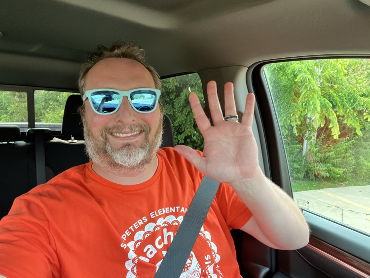 ZumLewis_Clark's tweet photo. And that's that! We had our last day of school today. We celebrated our 5th graders with a BBQ, a clap in at SPE, and a clap out at LCE! We had an awesome year of LEVELING UP, and are so proud of our Trailblazers! See ya in August, LCE! #EquiptoExcel #LevelUpLeaders https://t.co/pJbOCVevzS