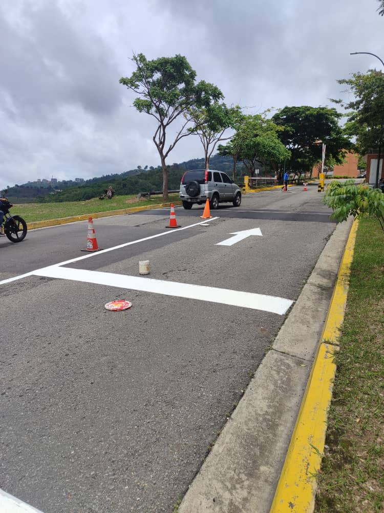 Urb. Lomas del Sol (no oficial). tweet media