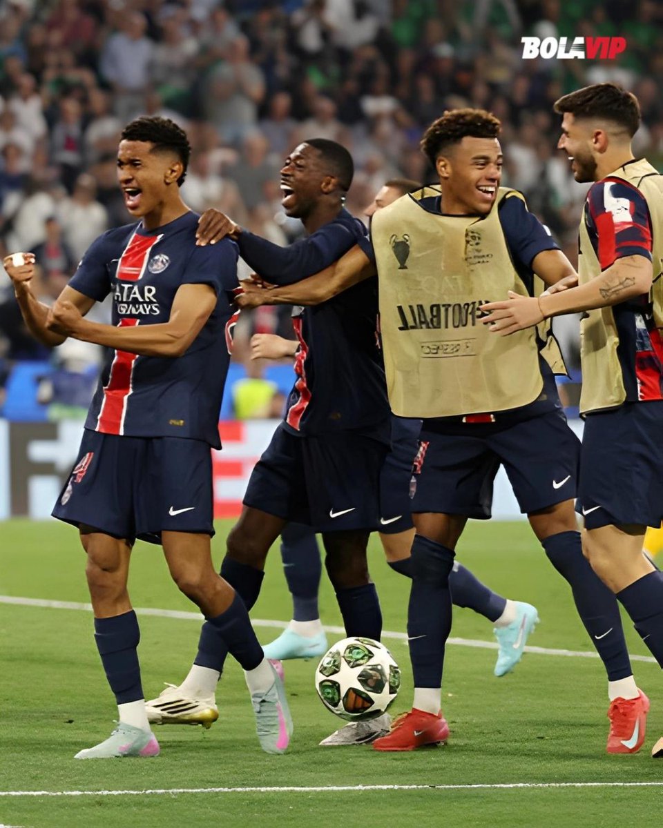 TENEMOS HISTORIA EN CHAMPIONSSSS 💪

El día de hoy presenciamos un día histórico, donde se vio la segunda goleada más grande en la historia de la Champions League. Impresionante lo del equipo de Luis Enrique. 🔝⚽️