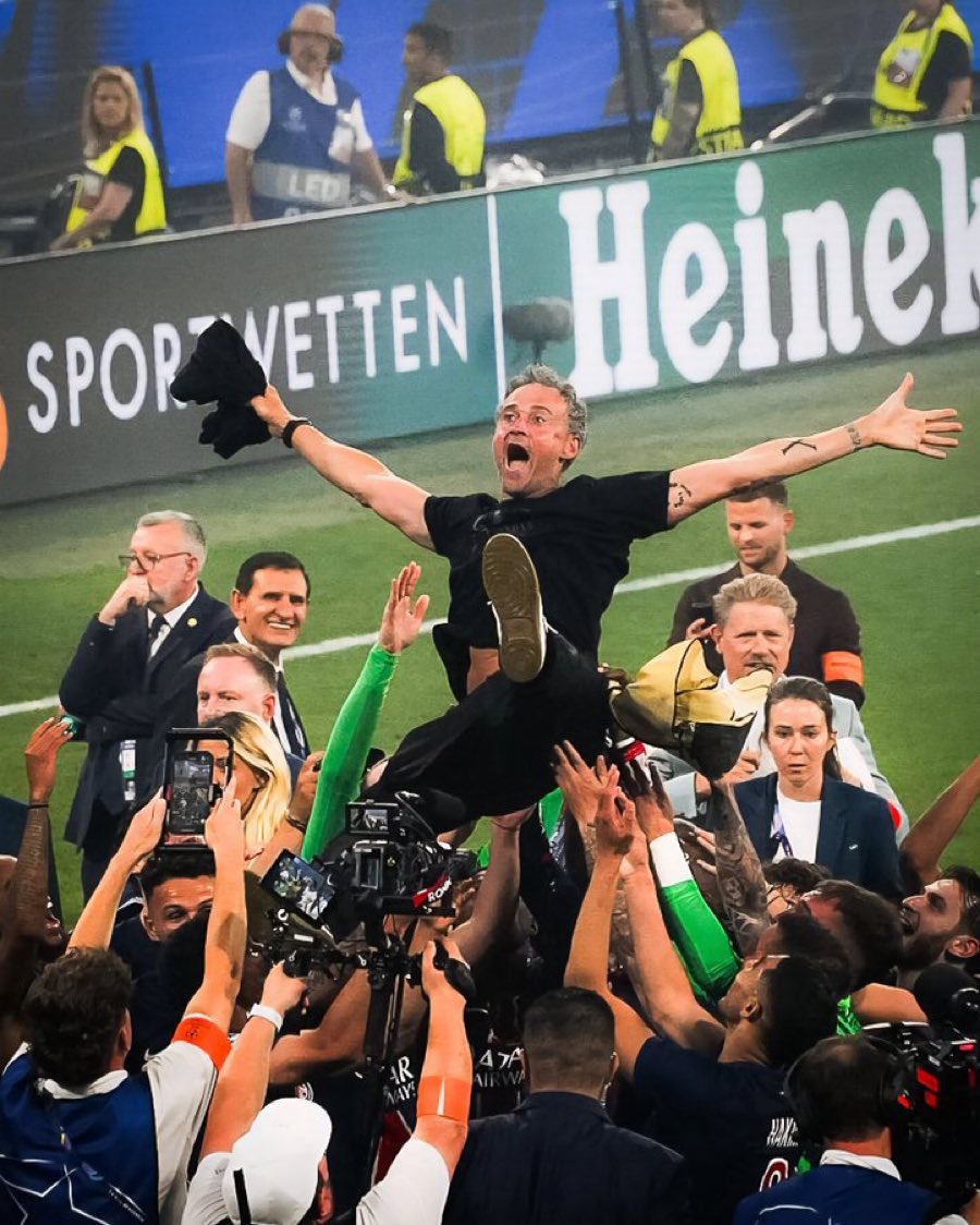 ActuFoot_'s tweet photo. On se souvient du début de saison ici…

LUIS ENRIQUE 🇪🇸 A MIS TOUT LE MONDE D’ACCORD. BRAVO ! 🤩❤️💙 https://t.co/r0EwfTE0nh