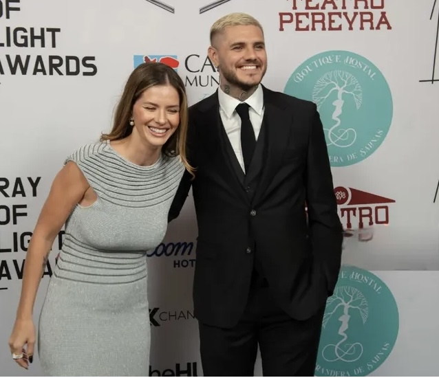 📢 La China Suárez y Mauro Icardi deslumbran en el festival “Ray of Light Awards” en Ibiza por la película donde ella interpreta a Linda. 
 #RayOfLight #LaChina #Icardi #Ibiza2025