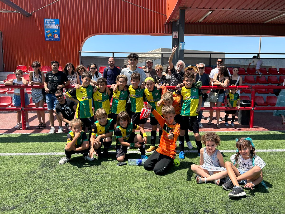 Gran final de lliga per al Benjamí S9, guanyant 1-8 al camp del Sant Joan Despí en un partidàs del nostre equip

Enhorabona equip!!! 💛💚⚽⚽
