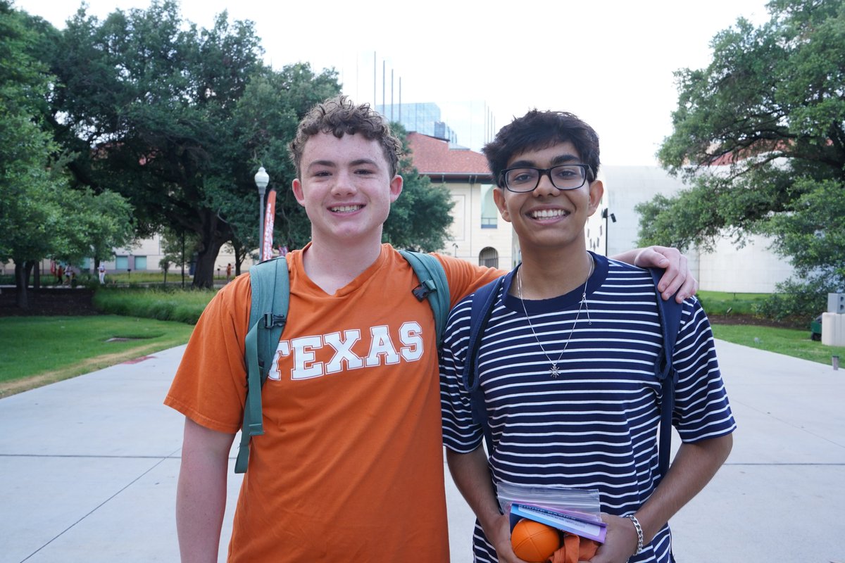 UTorientation's tweet image. Session one memories 💭 View some of the highlights from Longhorn Orientation session one on our Facebook page! facebook.com/utorientation 🤘