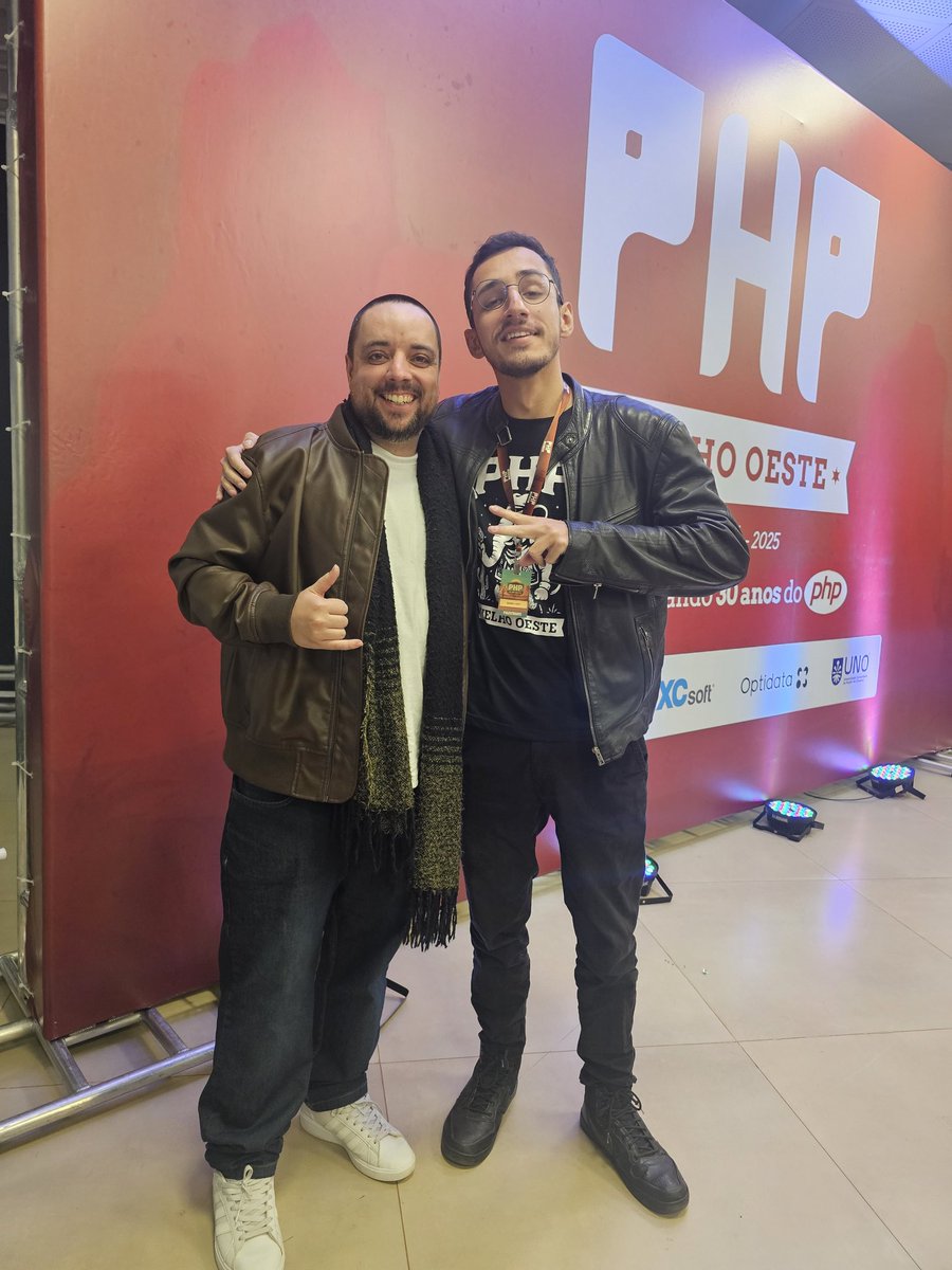 aqueleMetal's tweet image. Alguém conhece esse cara aqui?
Eu fiz uma pergunta ao final da palestra dele, só que ele perguntou meu cargo e não falou mais nada.
🤨🤨🤨