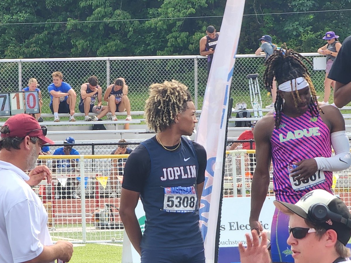 Aiden Scourten finishes 7th in state in Triple Jump! Congratulations! 

#GoEagles #EagleJumps