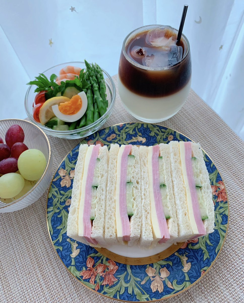 おはようございます☀
朝ごはんはハムサンドです🥪