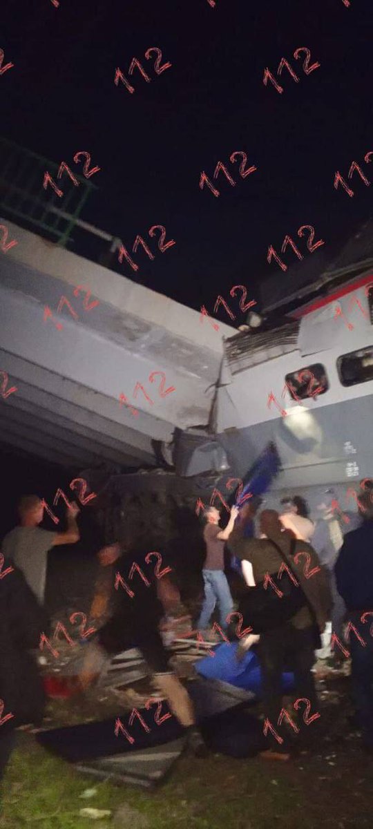 Погибла вся локомотивная бригада t.me/spasiborzd/355