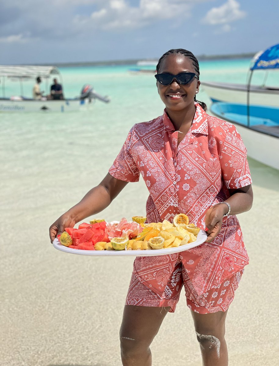 Nabukeerawinni4's tweet photo. My wellbeing!Motion to recharge is carried.Unanimously approved by me⛱️
This is a strategic investment for my personal growth and self reflection as a young Entrepreneur & CEO.
#Self love #Vacation #CEO series #CEOofMe https://t.co/Y1Z0tT1ipZ