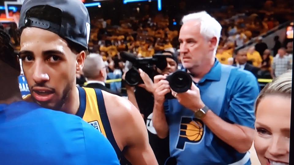 Lucas MIles (@lucasmiles26) on Twitter photo When they want the soundbite and you're still finishing the game #Pacers #YesCers #NBA <a href="/ReggieMillerTNT/">Reggie Miller</a> <a href="/TyHaliburton22/">Tyrese Haliburton</a> <a href="/Pacers/">Indiana Pacers</a> When they want the soundbite and you're still finishing the game #Pacers #YesCers #NBA <a href="/ReggieMillerTNT/">Reggie Miller</a> <a href="/TyHaliburton22/">Tyrese Haliburton</a> <a href="/Pacers/">Indiana Pacers</a>