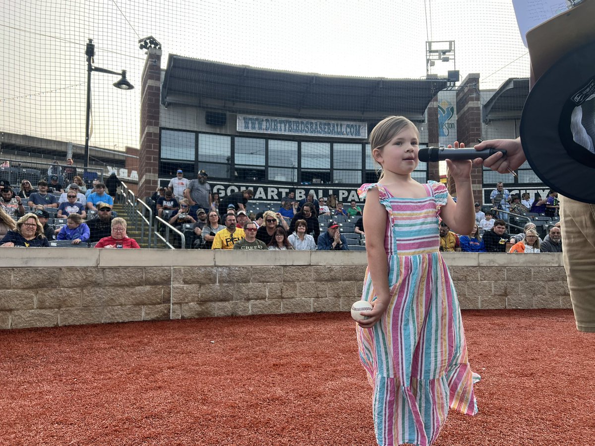 BenAshleyWV's tweet image. Great night celebrating Teacher Appreciation Night and ZMM Night at the Ballpark at the @dirtybirdscwv!