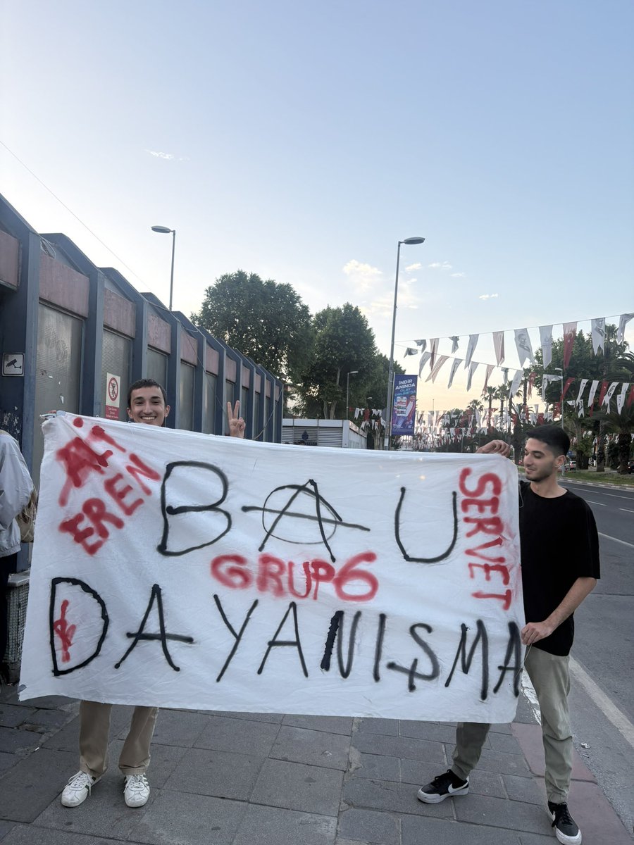 BAHÇEŞEHİR GÖZALTINDAKİ ARKADAŞLARINI  ALDI