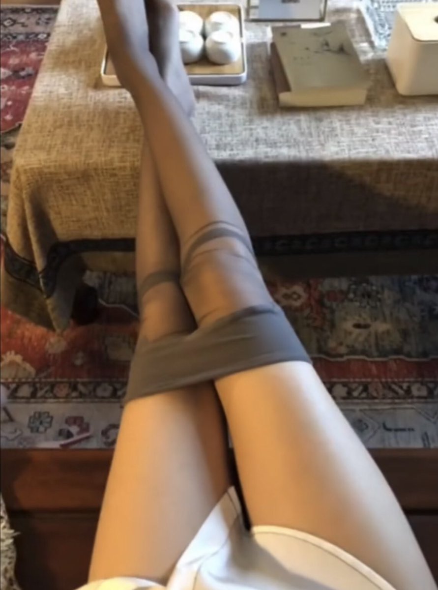 给老婆找两个单男玩玩，武器13以上，不墨迹，有点儿小帅，要会各种玩法不要呆木鸡的那种，合适的可约。