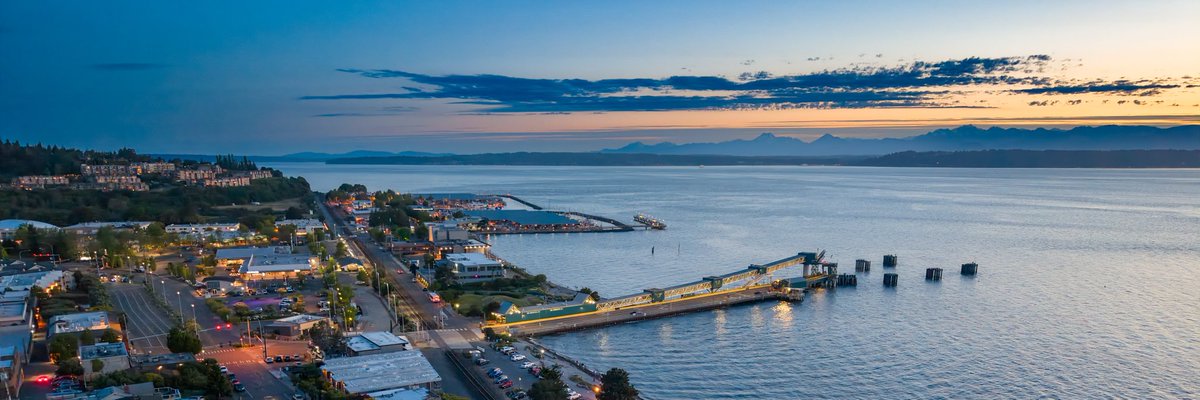 Above Edmonds Waterfront beach in Edmonds, Washington. 

May 28th, 2025
Shot on DJI Air 3s.
#DronePhotography #DJI #Air3s #PNW