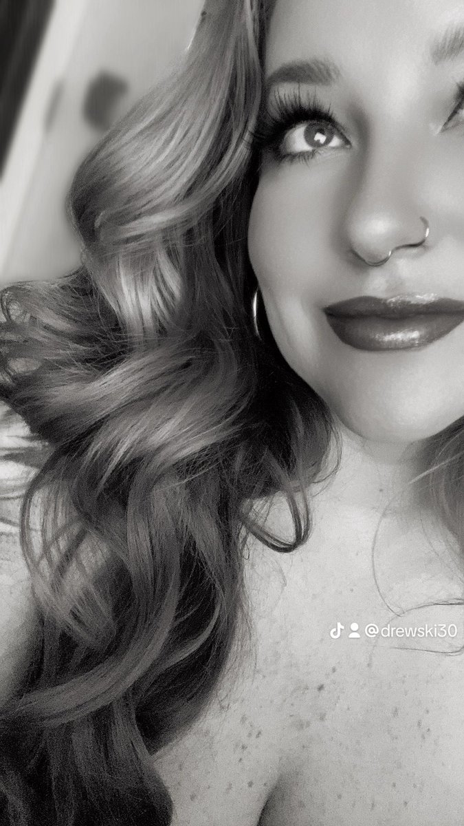 drewr00t's tweet photo. Living in my monochrome era 🖤 https://t.co/TBaQP0N34E