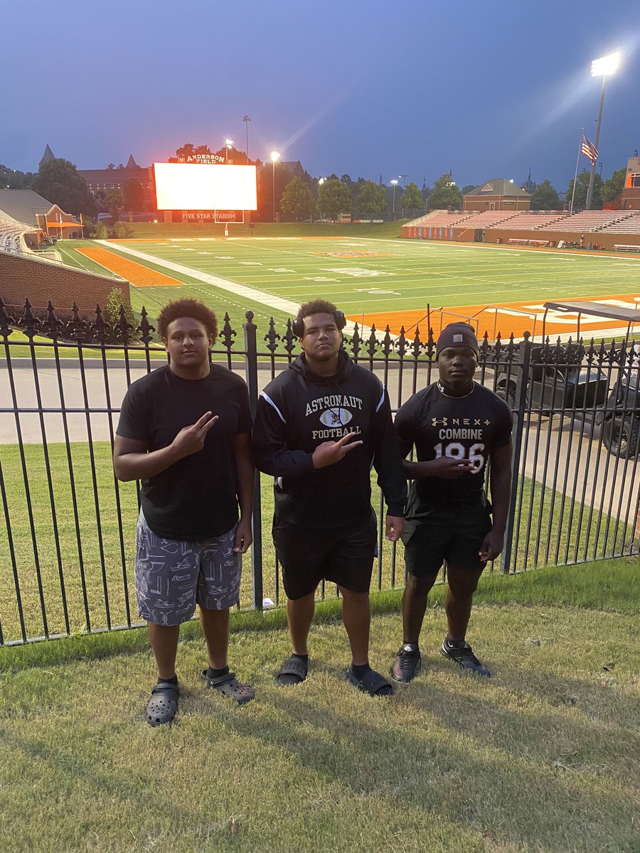 Logan Hallock (@coach_hallock) on Twitter photo I am excited to watch these 3 ๐
ฐ๏ธ BOYS compete tomorrow <a href="/MercerFootball/">Mercer Football</a> Mega Camp! <a href="/Delvontay22/">Delvontay(dj)hunterโญ๏ธ</a> <a href="/Cardwell_Elijah/">Elijah Cardwell</a> <a href="/Adarian77/">Adarian dotson</a> <a href="/AstronautFB/">Astronaut Football</a> <a href="/ASTRO_ATHLETICS/">Astronaut Athletics</a> <a href="/coachwaldrop/">Ben Waldrop</a> <a href="/CoachAhlstedt/">Matt Ahlstedt</a> <a href="/RivalsFriedman/">Adam Friedman</a> <a href="/On3sports/">On3</a> <a href="/On3Recruits/">On3 Recruits</a> <a href="/RecruitCenFL/">Central Florida Recruiting๐</a> <a href="/PrepRedzoneFL/">Prep Redzone Florida</a> <a href="/CenFLAPreps/">Central Florida Preps</a> <a href="/raefsu23/">321 Recruits</a> I am excited to watch these 3 ๐
ฐ๏ธ BOYS compete tomorrow <a href="/MercerFootball/">Mercer Football</a> Mega Camp! <a href="/Delvontay22/">Delvontay(dj)hunterโญ๏ธ</a> <a href="/Cardwell_Elijah/">Elijah Cardwell</a> <a href="/Adarian77/">Adarian dotson</a> <a href="/AstronautFB/">Astronaut Football</a> <a href="/ASTRO_ATHLETICS/">Astronaut Athletics</a> <a href="/coachwaldrop/">Ben Waldrop</a> <a href="/CoachAhlstedt/">Matt Ahlstedt</a> <a href="/RivalsFriedman/">Adam Friedman</a> <a href="/On3sports/">On3</a> <a href="/On3Recruits/">On3 Recruits</a> <a href="/RecruitCenFL/">Central Florida Recruiting๐</a> <a href="/PrepRedzoneFL/">Prep Redzone Florida</a> <a href="/CenFLAPreps/">Central Florida Preps</a> <a href="/raefsu23/">321 Recruits</a>
