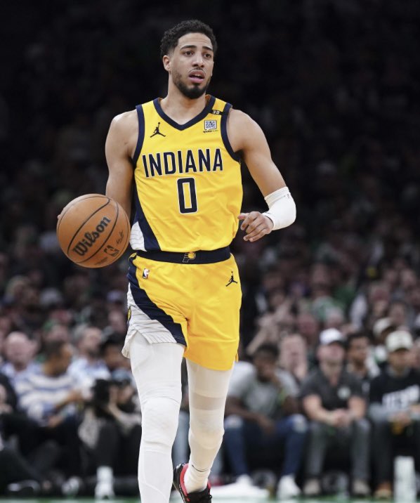 When your Point Guard always makes
the right play, their stats will vary from
night to night based on how they are guarded 

The thing that doesn’t vary from night to night is WINNING 🗣️