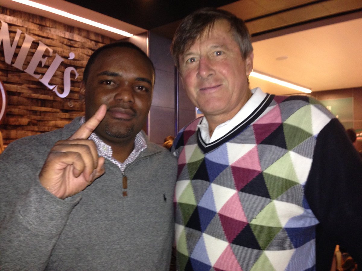 rayfordyoung's tweet photo. 🥲 Awesome seeing the @NBAonTNT greats over the years. @davidaldridgedc @realgranthill33 @realchriswebber @SHAQ @TheJetOnTNT some of my favorites……but this guy 👇🏾will never be replicated…#RIP #CraigSager https://t.co/7sFtVrwYGP