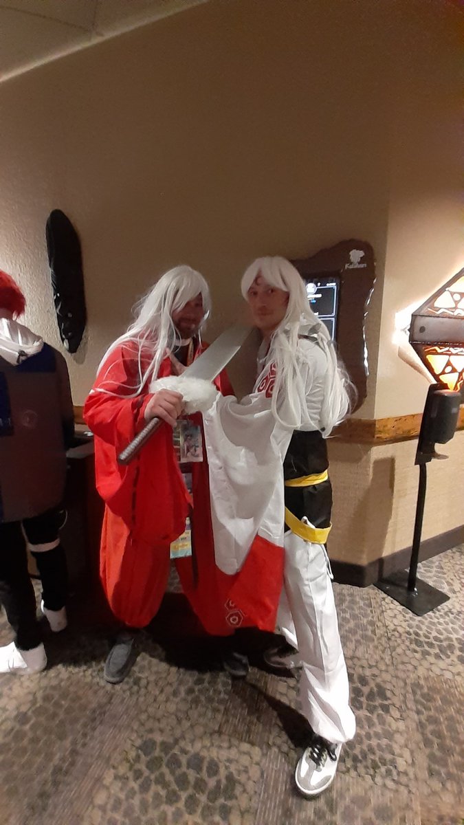 Gen_Vagueness's tweet photo. A bloody brother battle! It's Inuyasha and Sesshomaru.
#Inuyasha #Sesshomaru #anime #cosplay #Colossalcon #Colossalcon2025 https://t.co/jIslgJXhz7