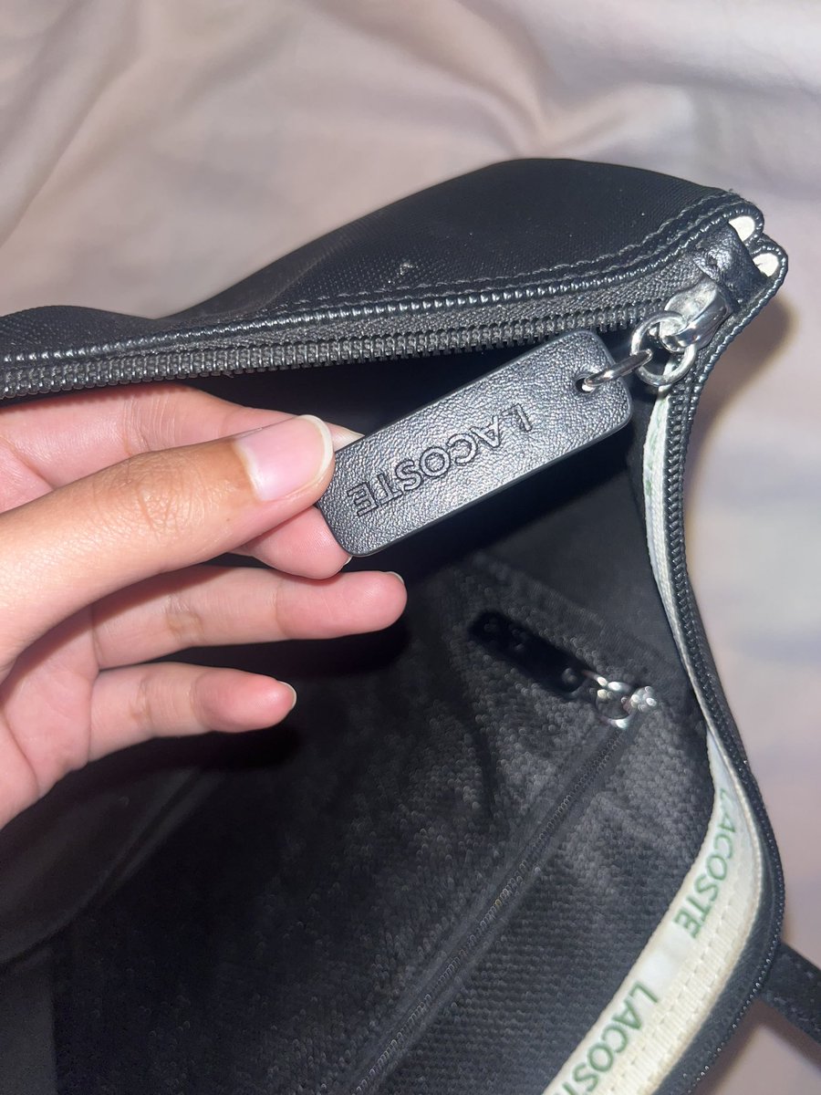 baabychwe's tweet photo. WTS lacoste tote bag large (muat laptop)

dom semarang
aku jual di 1,4jt dari harga asli 1,9 
full co oren 
no dustbag, only bag with ribbon
100% ori (bisa diliat dari pouch dalemnya pake jaring) 

masi bagus bangeet baru dipake beberapa kali aja, dijual karena kegedean di aku https://t.co/2oWvwvXmrK