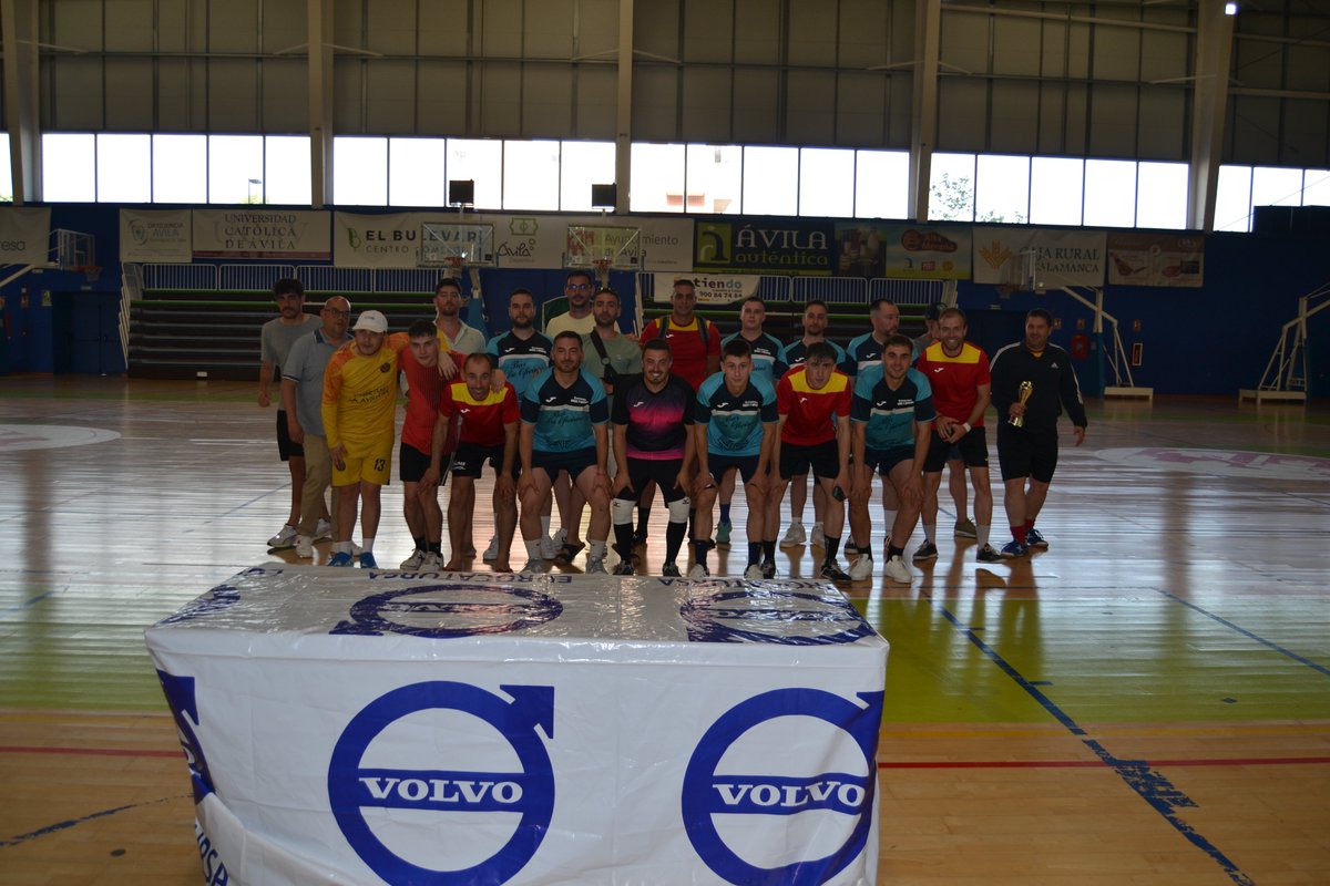 ¡Cerramos la XII Superliga Futsal Volvo Eurocatur Ávila con entrega de premios y agradecimientos a todos los equipos, jugadores, patrocinadores y aficiones que la han hecho posible! ¡Gracias por apoyar el futsal en Ávila! #FutsalÁvila #VolvoEurocatur