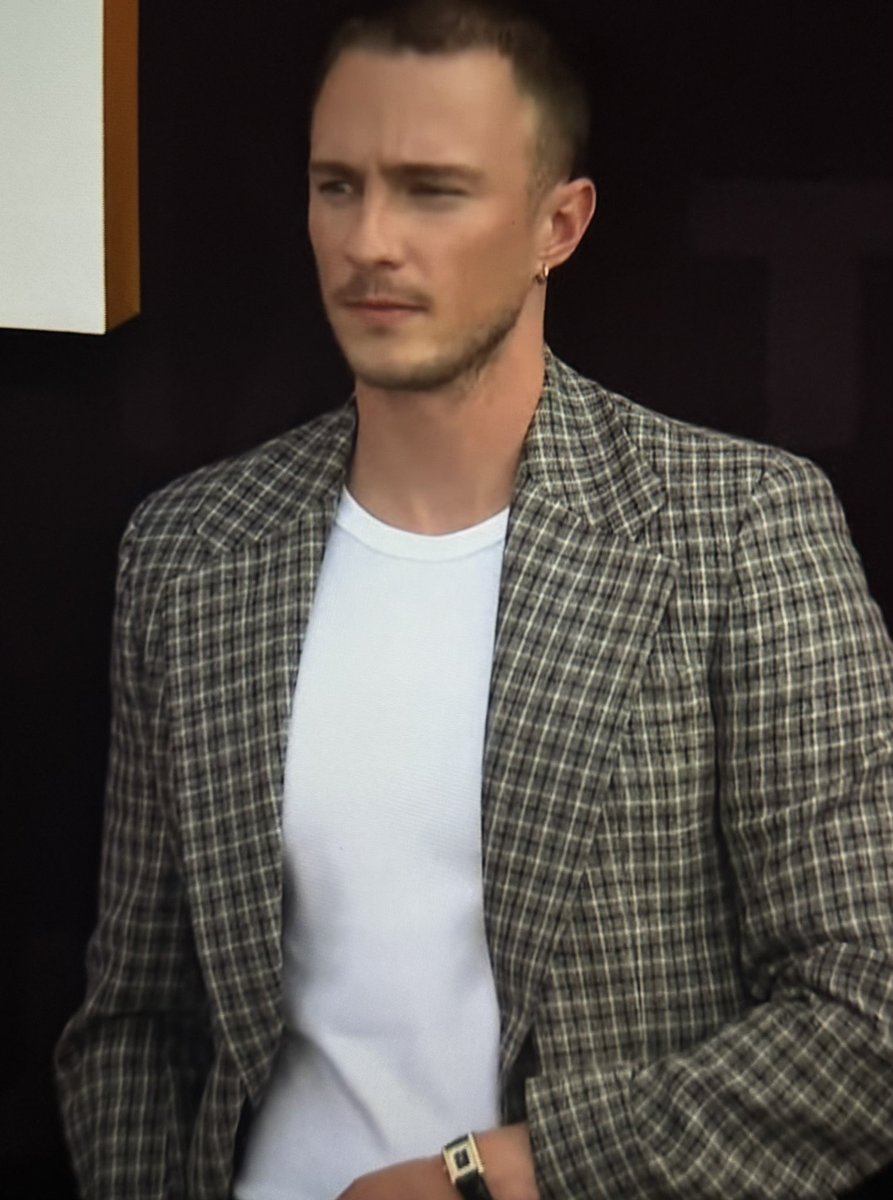 DREW STARKEY CARALHO PUTA Q PARIU