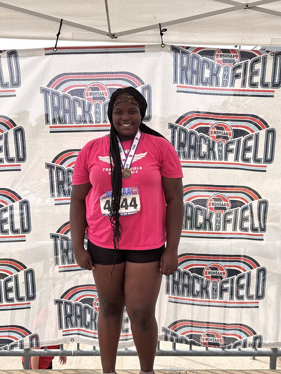 Shandler Marshall finishes 7th in the Class 4 Discus