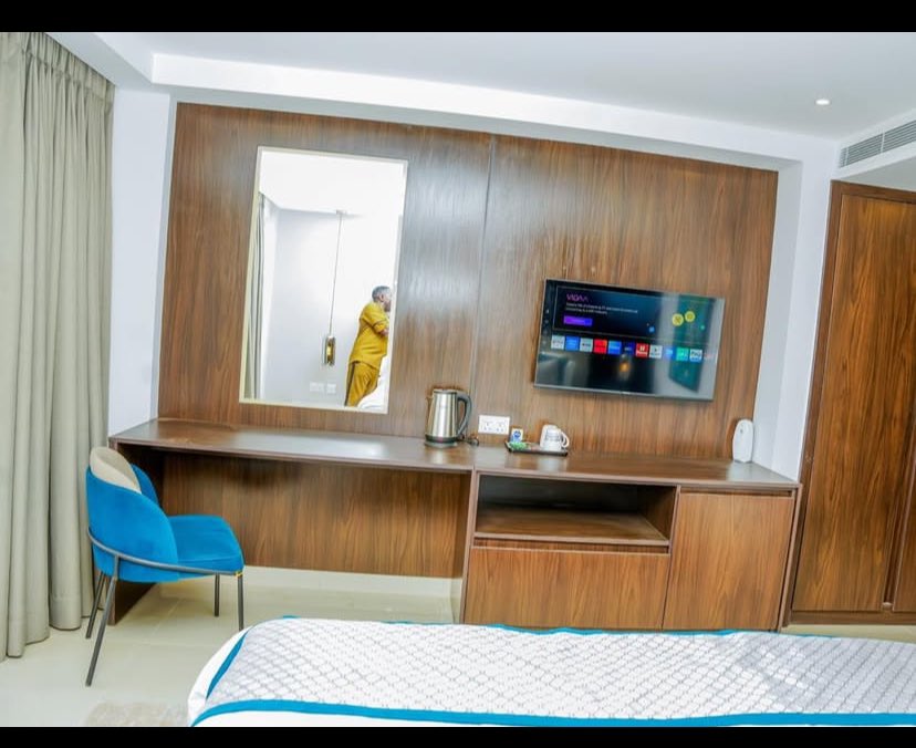 Are there any 5 star hotels in Nigeria? 

Yes there is, Renovated Kwara Hotel