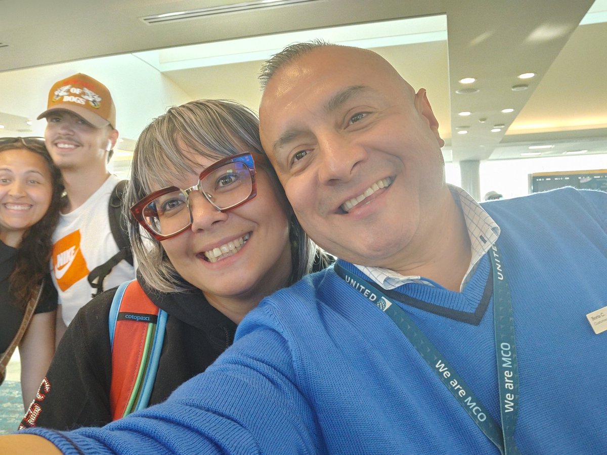 My Team-DEN fam <a href="/united/">United Airlines</a> 💙So great to see again Danae &amp; Naomi come visit more often⭐