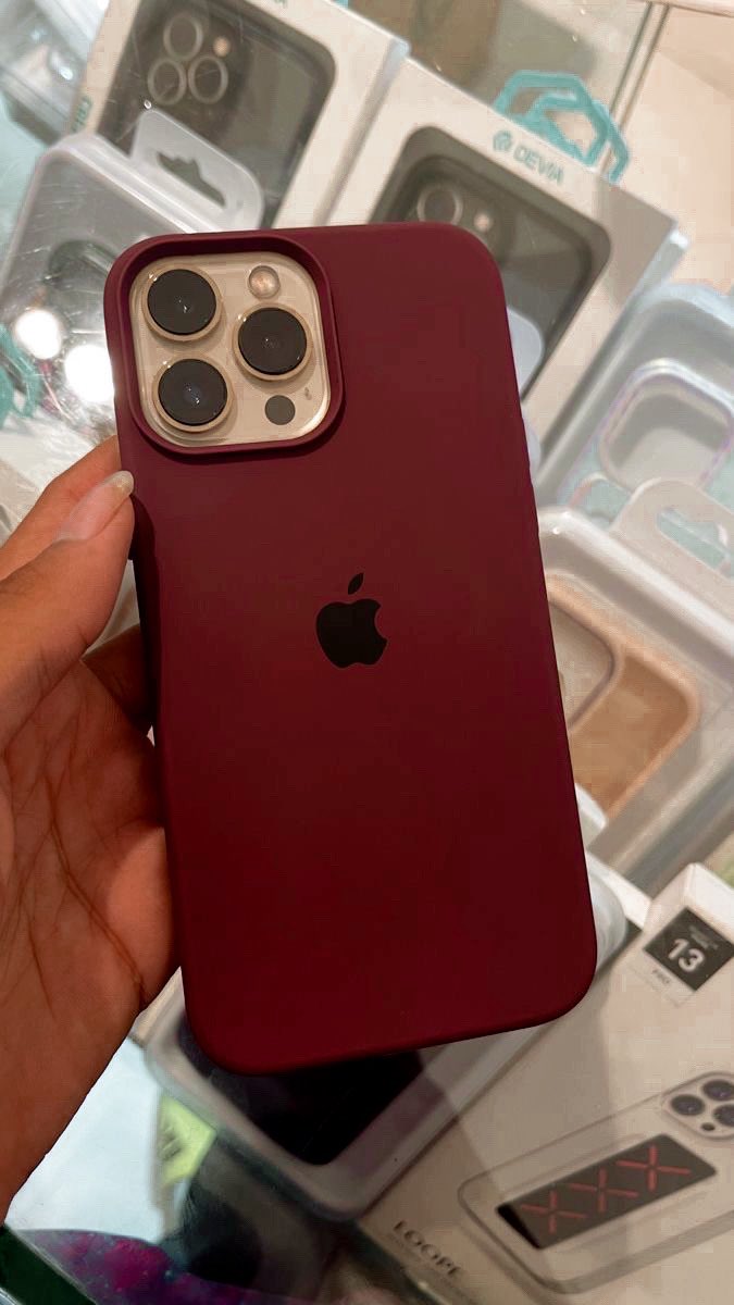 Thecaseplugng's tweet photo. Silicone Cases That Get It 😍📱
#7000
#8000 
(Depends on the series) 
Send us a DM https://t.co/QMlEVyyVGN